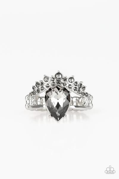 If The Crown Fits - silver - Paparazzi ring