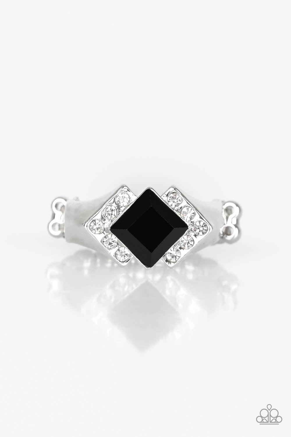 Wallstreet Winner - black - Paparazzi ring